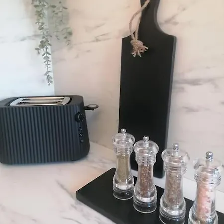 Fernand Apartment *