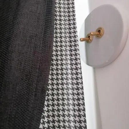 Fernand Ξενοδοχείο *